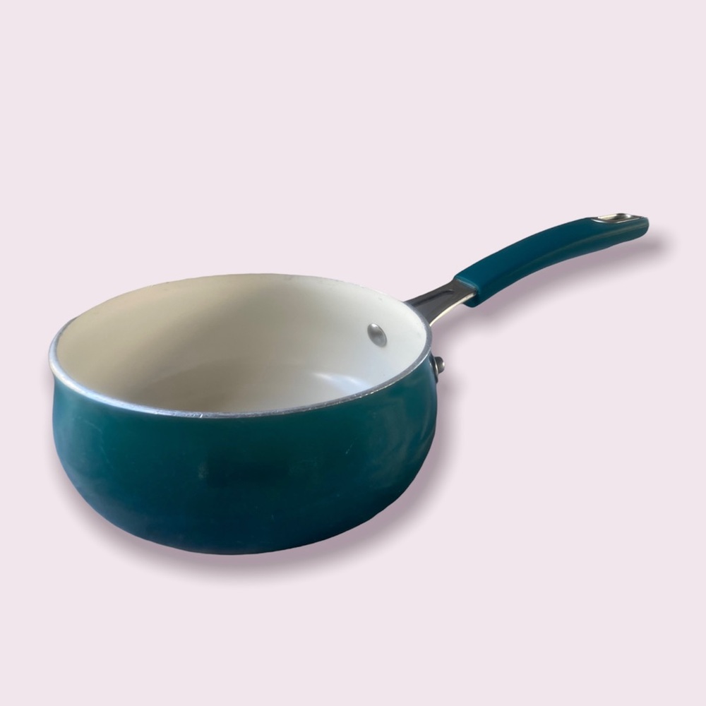 The Pioneer Woman Pot